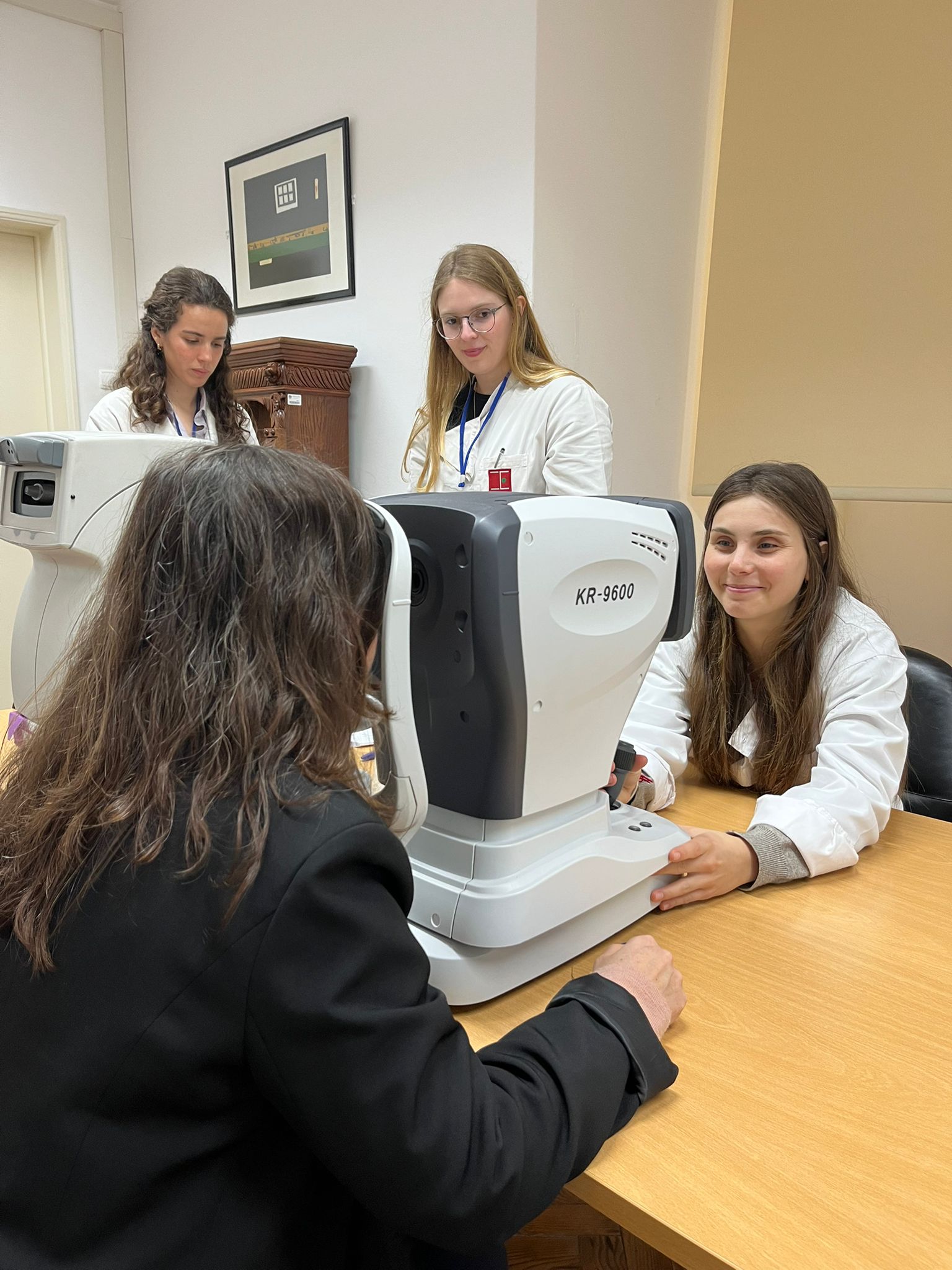 estudantes-de-ort-ptica-e-ci-ncias-da-vis-o-da-essl-participam-em-a-o